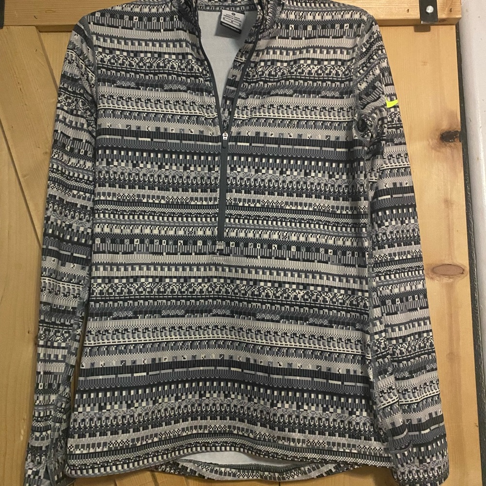 Nike pull over
